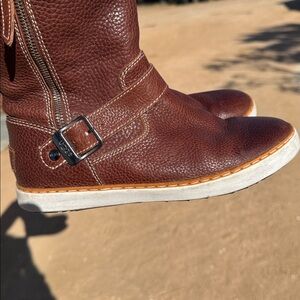 UGG Brown Leather Boots with Buckle and Zipper